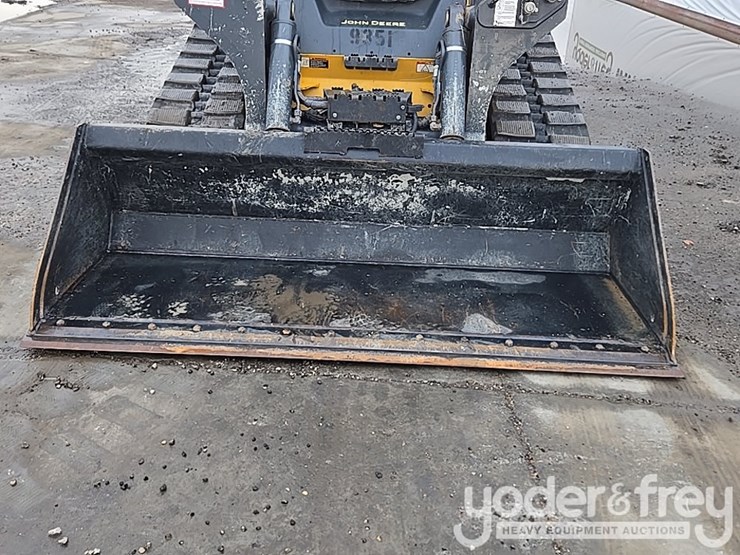 2020-deere-333g-image-11