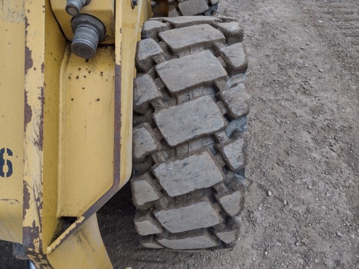 caterpillar-246d-image-19