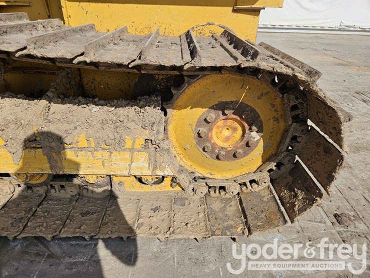 2015-deere-450j-image-23