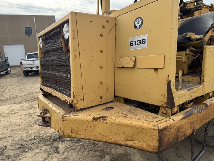 caterpillar-613b-image-10