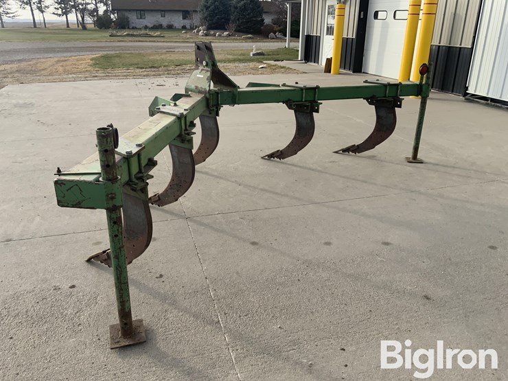 john-deere-5r-ripper-image-7