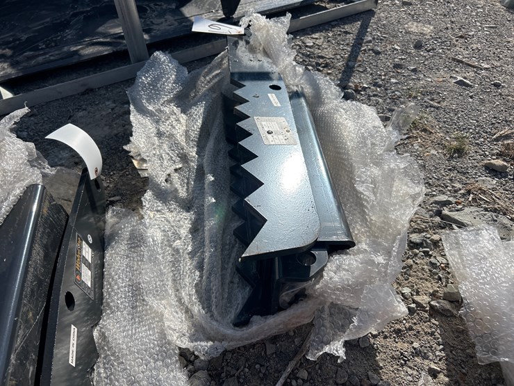 #67-•-wolverine-6”x31”-manual-excavator-thumb-image-2