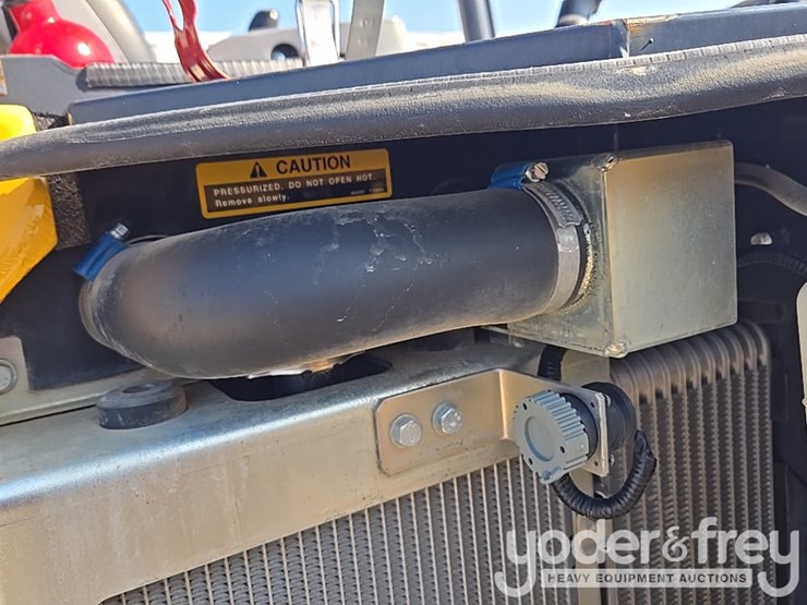 2019-deere-35g-image-56