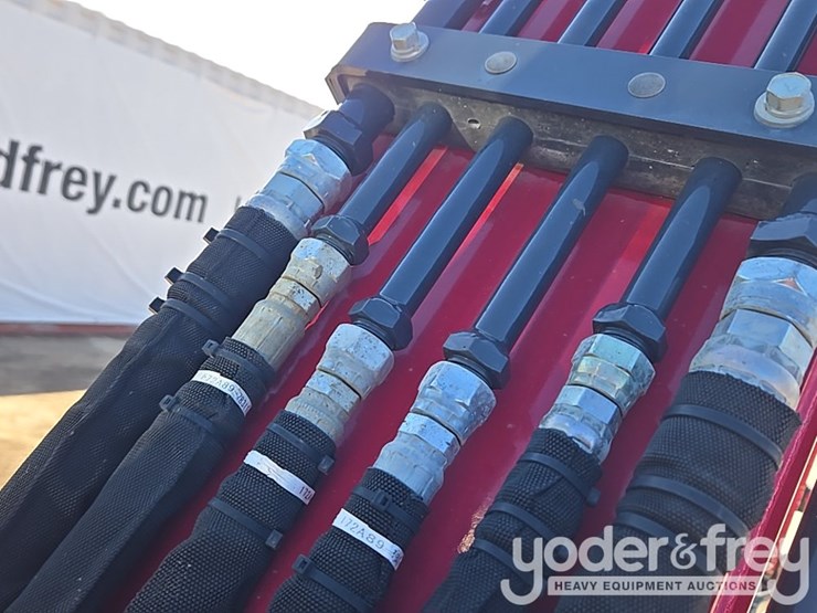 2022-yanmar-vio80-image-60