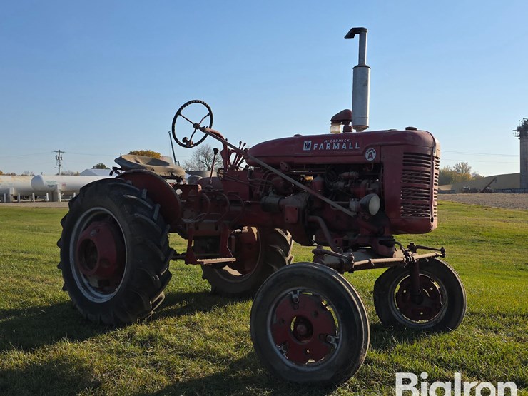 1953-farmall-super-a-2wd-tractor-image-3