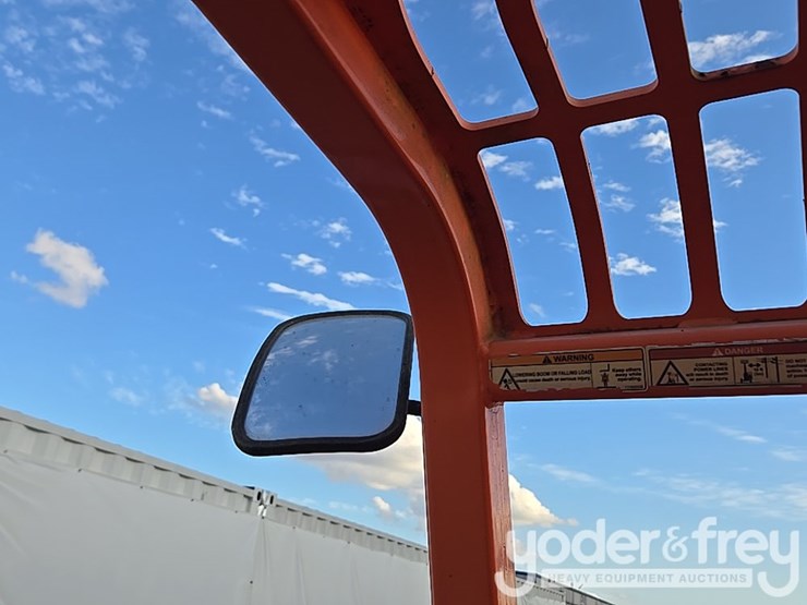 2016-sky-trak-8042-image-126