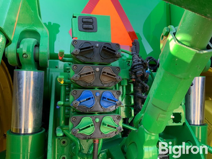 2009-john-deere-8295r-image-13