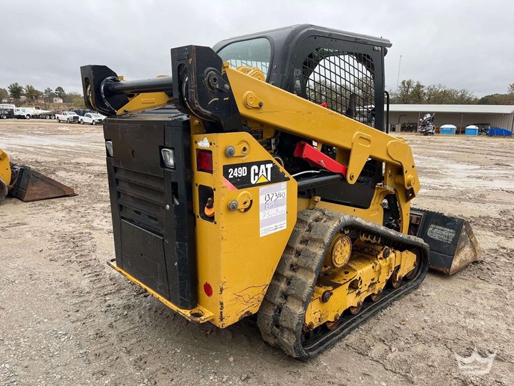 2019-caterpillar-249d-image-3