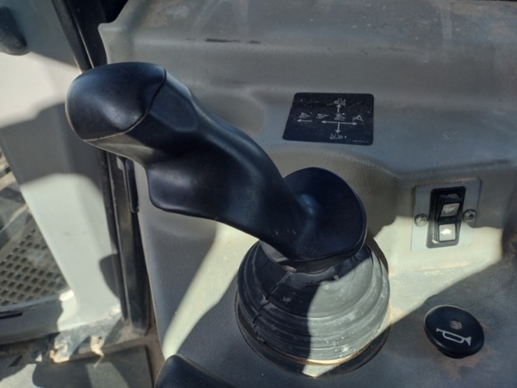 2004-caterpillar-d6r-xl-image-10