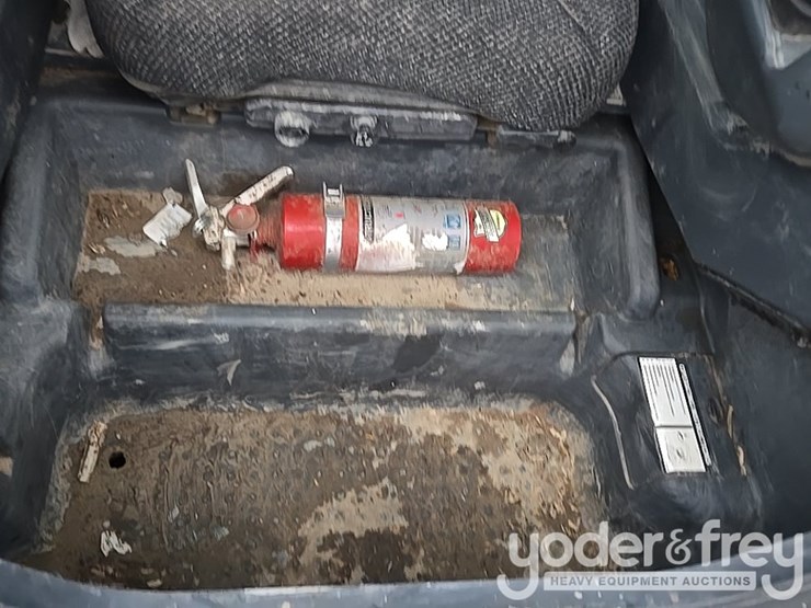 2020-deere-333g-image-66