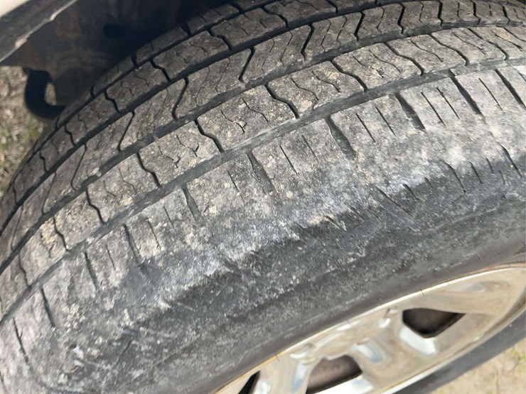 2010-dodge-crew-cab-pickup-image-33