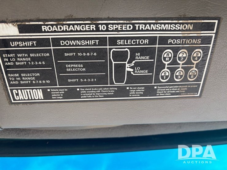 2000-caterpillar-10-image-75