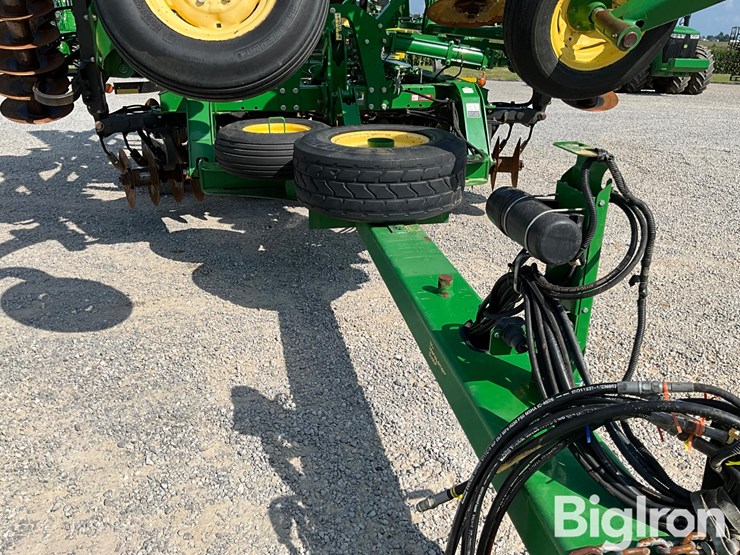 2015-john-deere-2620-image-10