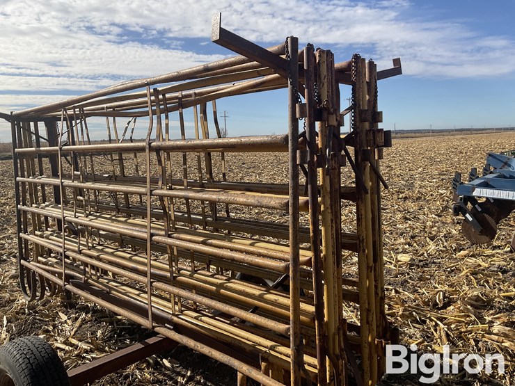 panel-trailer-w/-panels-image-18