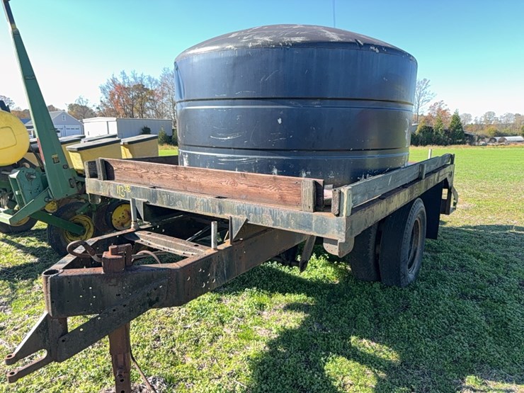 truck-body-with-hydraulic-cylinder,-still-in-place-with-poly-tank,-rinse-tank,-motor,-located-at-107-jernigan-swamp-rd.,-ahoskie,-nc-image-2