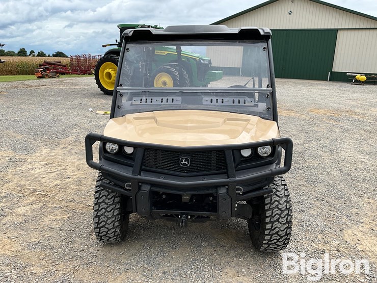 2023-john-deere-gator-image-2