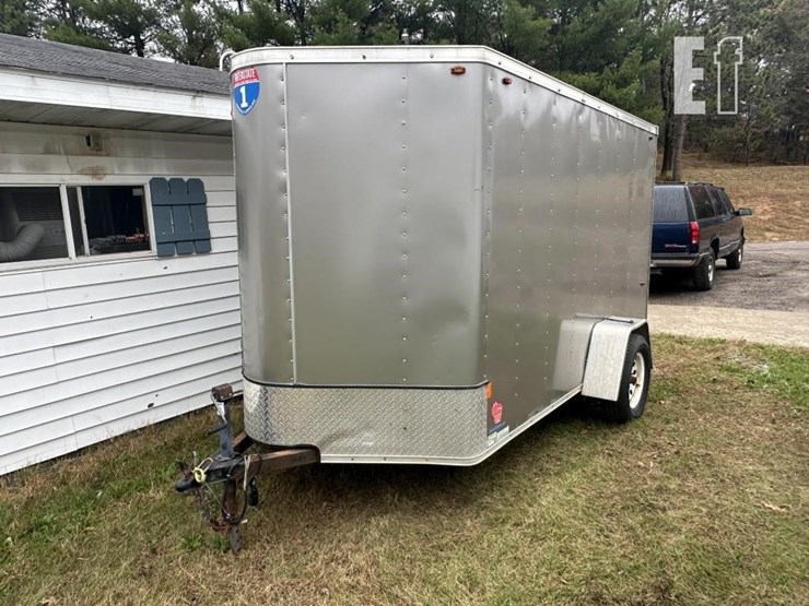 v-nose-enclosed-trailer-image-1