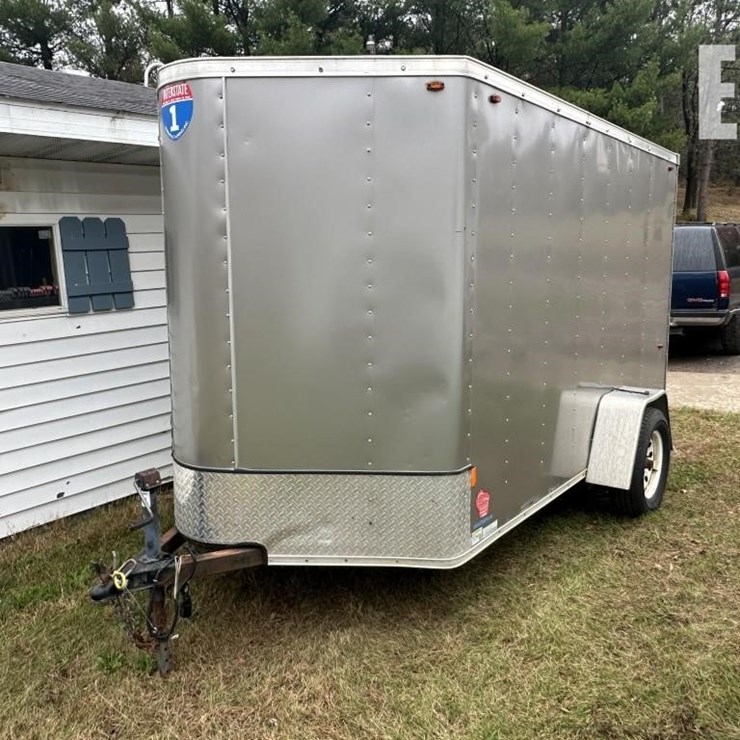 V-NOSE ENCLOSED TRAILER