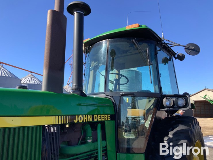 1990-john-deere-4455-image-17