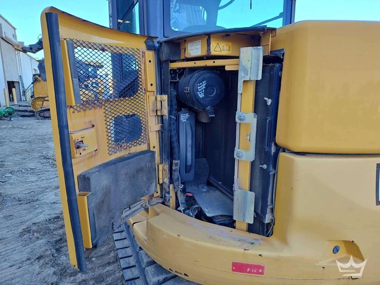 2019-deere-85g-image-25