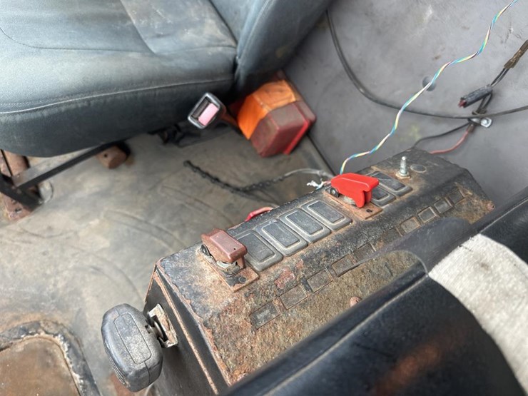 2004-caterpillar-3126-image-52