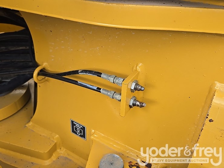 2017-deere-872g-image-43