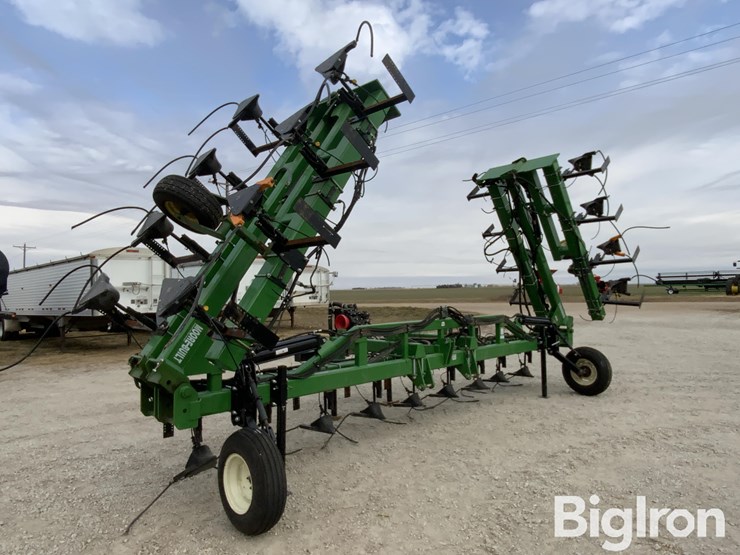 moore-built-25r30-liquid-fertilizer-applicator-image-3