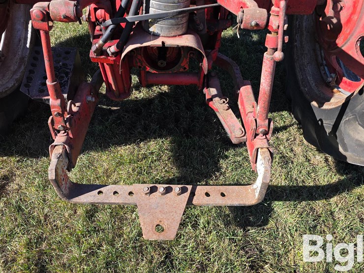 1959-farmall-560-diesel-2wd-tractor-image-9