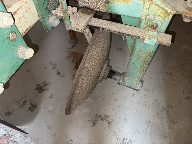 strickland-4-row-sweet-potato-inverting-plow-image-31