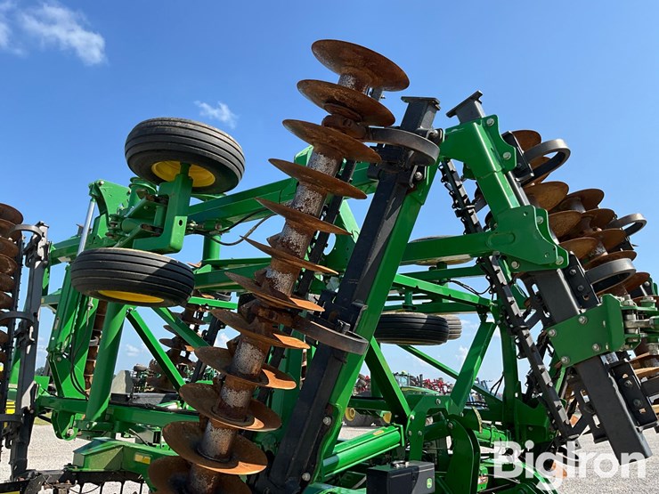 2015-john-deere-2620-image-16