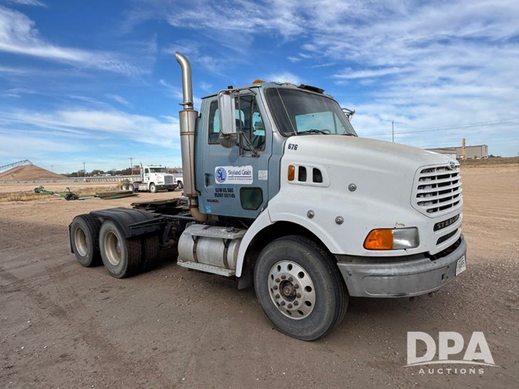 2000-caterpillar-10-image-1