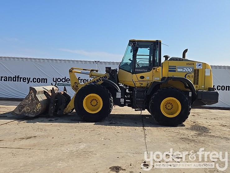 2018-komatsu-wa200-8-image-2