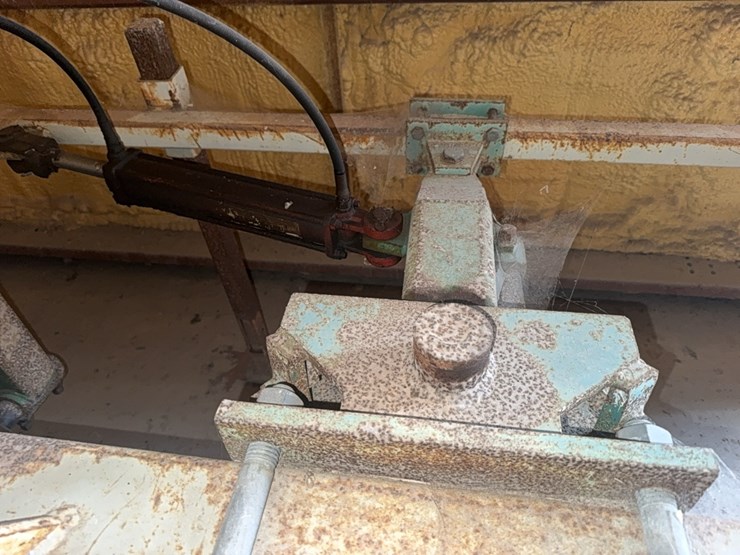 strickland-4-row-sweet-potato-inverting-plow-image-22