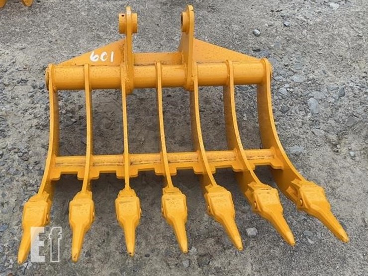 caterpillar-305-image-1