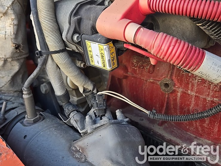 2016-sky-trak-8042-image-82