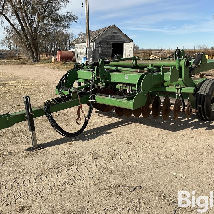 KC Equipment 610 Pivot Track Closer