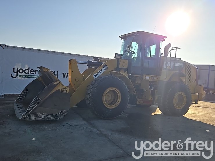 2016-caterpillar-950m-image-1