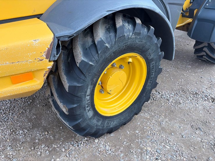 john-deere-324-image-52