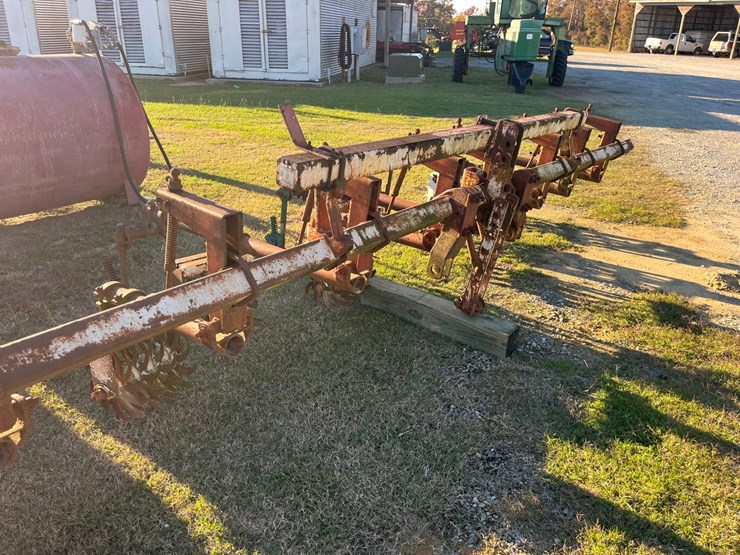 4-row-lillingston-rolling-cultivators-on-a-3.5”-x-3.5”-x-189”-diamond-bar,-located-at
1244-vandiford-thomas-rd-snow-hill-nc-call-252-531-8061-for-more-info.-image-8