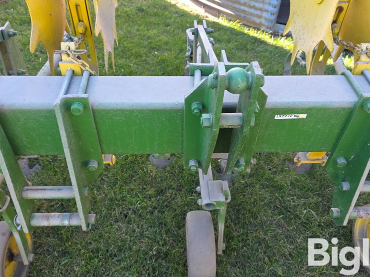 john-deere-8r30"-cultivator-image-15