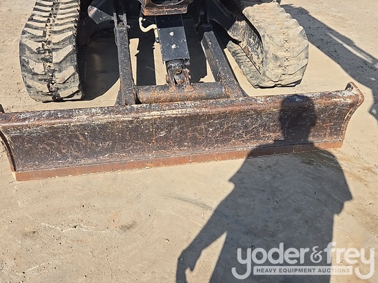 2019-deere-35g-image-15