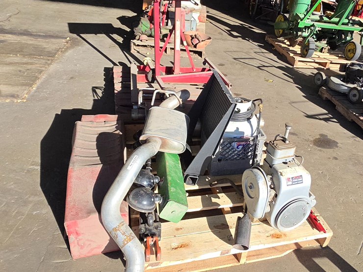 engine-stand-&-car-parts-image-8