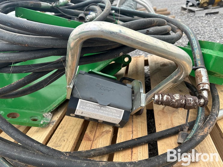 john-deere-7r-loader-brackets-image-9