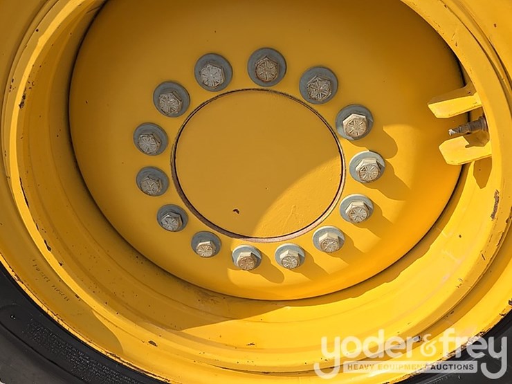 2017-deere-872g-image-68