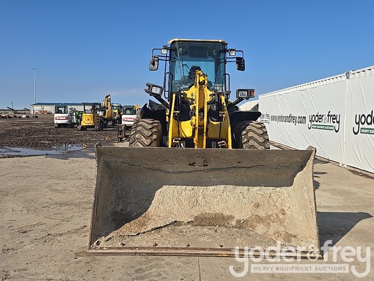 2018-komatsu-wa200-8-image-8