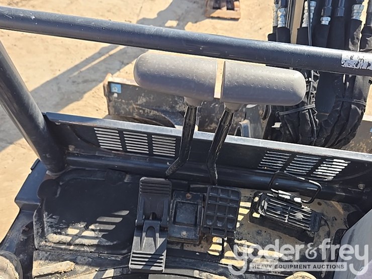 2019-deere-35g-image-72