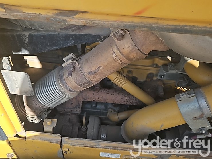 2017-caterpillar-d6n-image-29