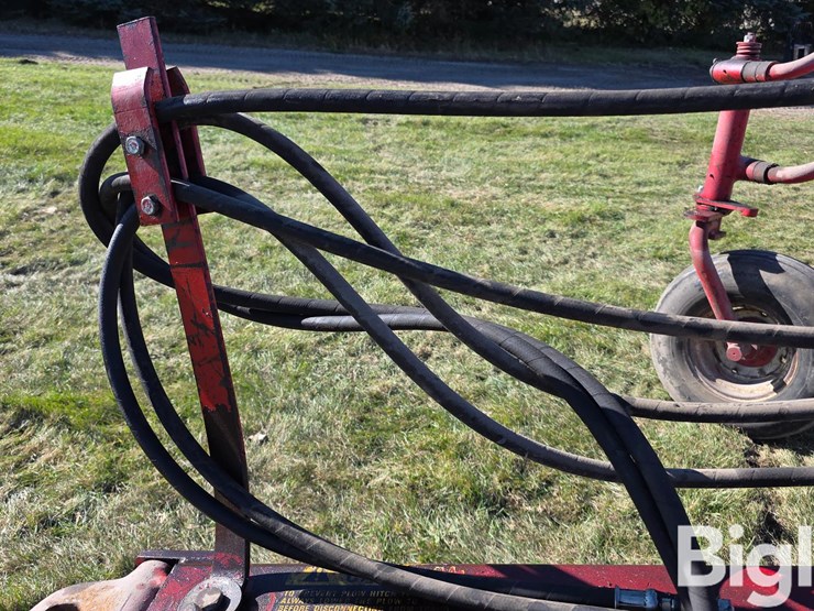 international-700-image-10