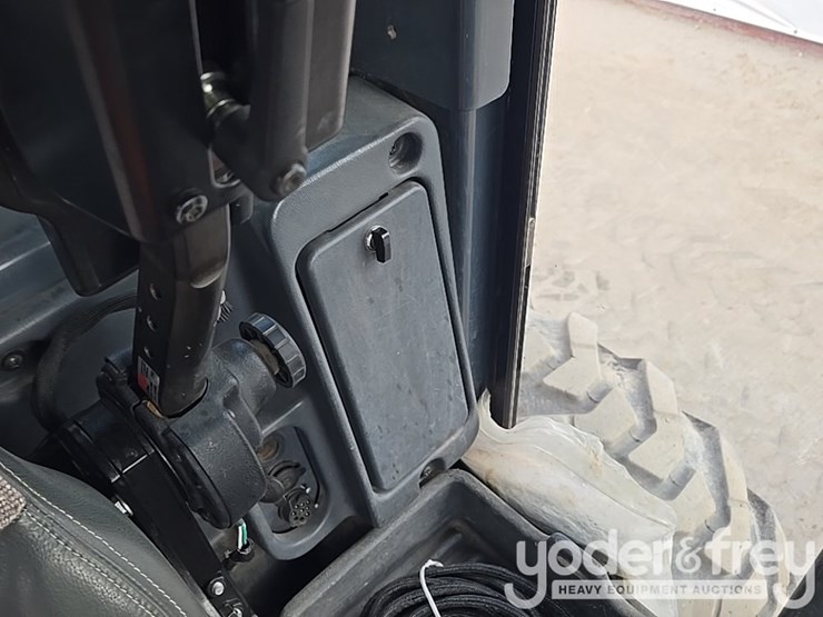 2017-deere-872g-image-139