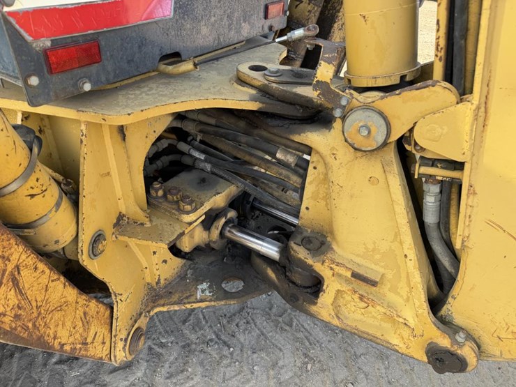 caterpillar-416b-image-31